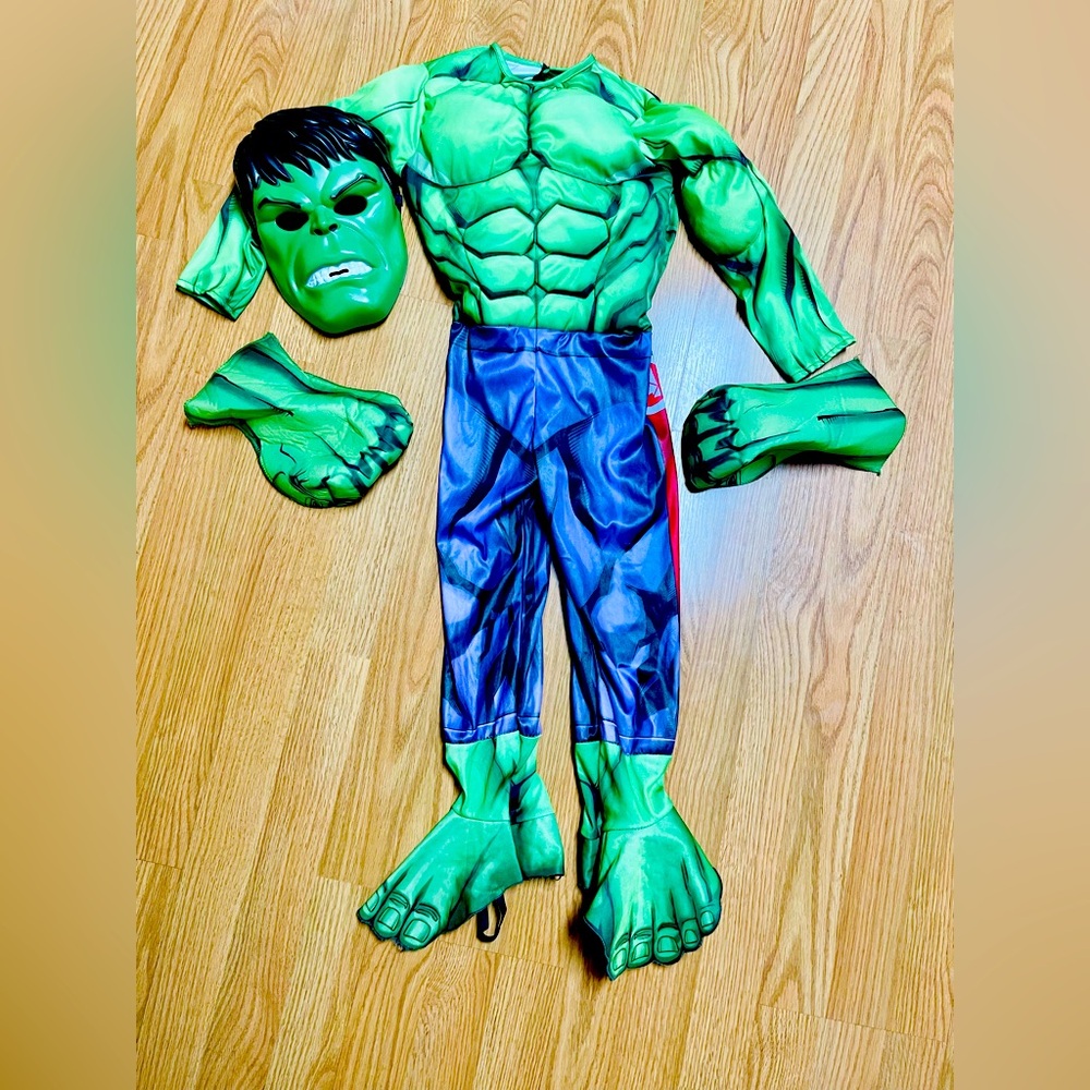 Hulk Halloween costume, worn once boys size 4/5🎃